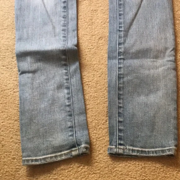 Marc Jacobs LOU Skinny Standard Supply Lighter Wash Jeans. SIZE 26! - Picture 5 of 10